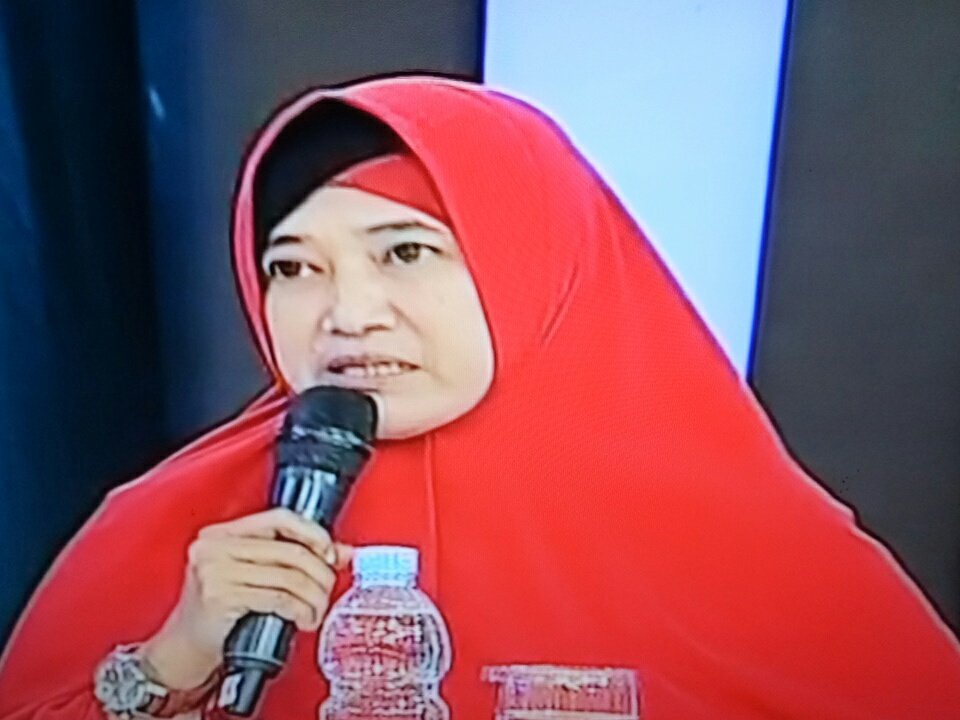 giIangmahesa's tweet photo. Teh Rita yang di sekarang bicara di ILC ini kakak saya asli, dia adalah pejuang , sebagai seorang adik saya bangga https://t.co/JGBMLw7Jyd