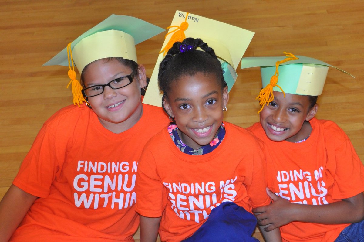 bellxcel's tweet photo. Congrats @OldColonyYMCA! 165 hours of summer learning thanks to #PowerScholarsAcademy. 93% of parents reported improvement in their child's self-confidence! Thanks @TJXCo for your support! ☀️ ☀️ #BELLPowered #SummerSuccess #ParentApproved https://t.co/YLC66Er0Y8