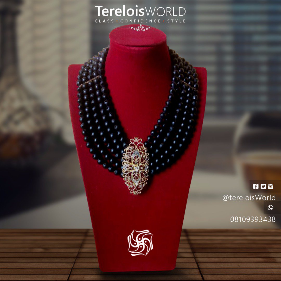 TereloisWorld's tweet photo. All made in Nigeria! All my made by hand! Amazing pieces. #MakeAWomanHappyThisChristmas #MadeinNigeria #Asoebi #handmadeislovemade https://t.co/AsxPzwVBmv