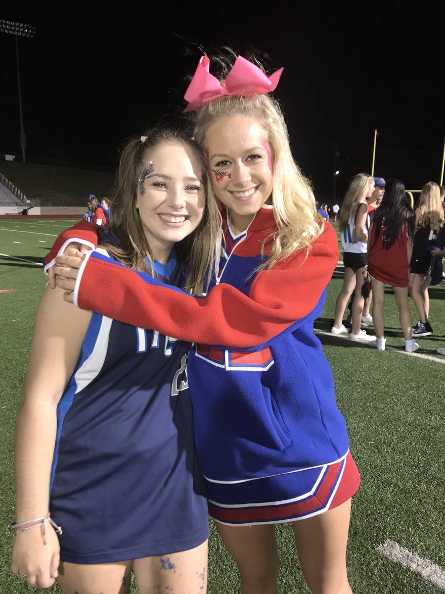 Gracecarbonari's tweet photo. happiest of birthdays to this rockstar🌟🌟 I’m so happy we have gotten so close this year & love u so much💖💖 hope you have the best day ever!!!🦄😘 #math4ever https://t.co/jBB44EY0Me