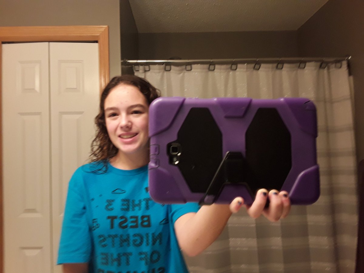 ADolan4Life's tweet photo. Happy #TuesdaySelfie @GraysonDolan @EthanDolan 💜💜💜💜 https://t.co/2kzrq7evy4