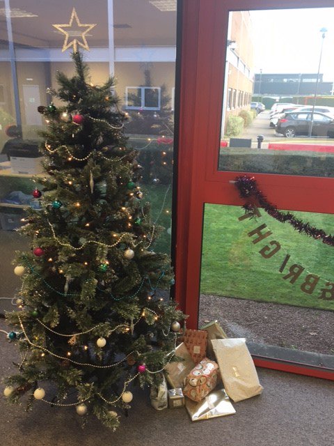 BrightSelection's tweet image. Today some of the Bright Selection team visited Colchester General Hospital to donate gifts to the Tiptree &amp;amp; Peldon Wards that care for older people as well as the Stroke unit. Thank you Sister Di Crisell &amp;amp; Sister Sarah Weikamp 
@CoHoC_ 
@Steph__White3 
@EmmaJEverett