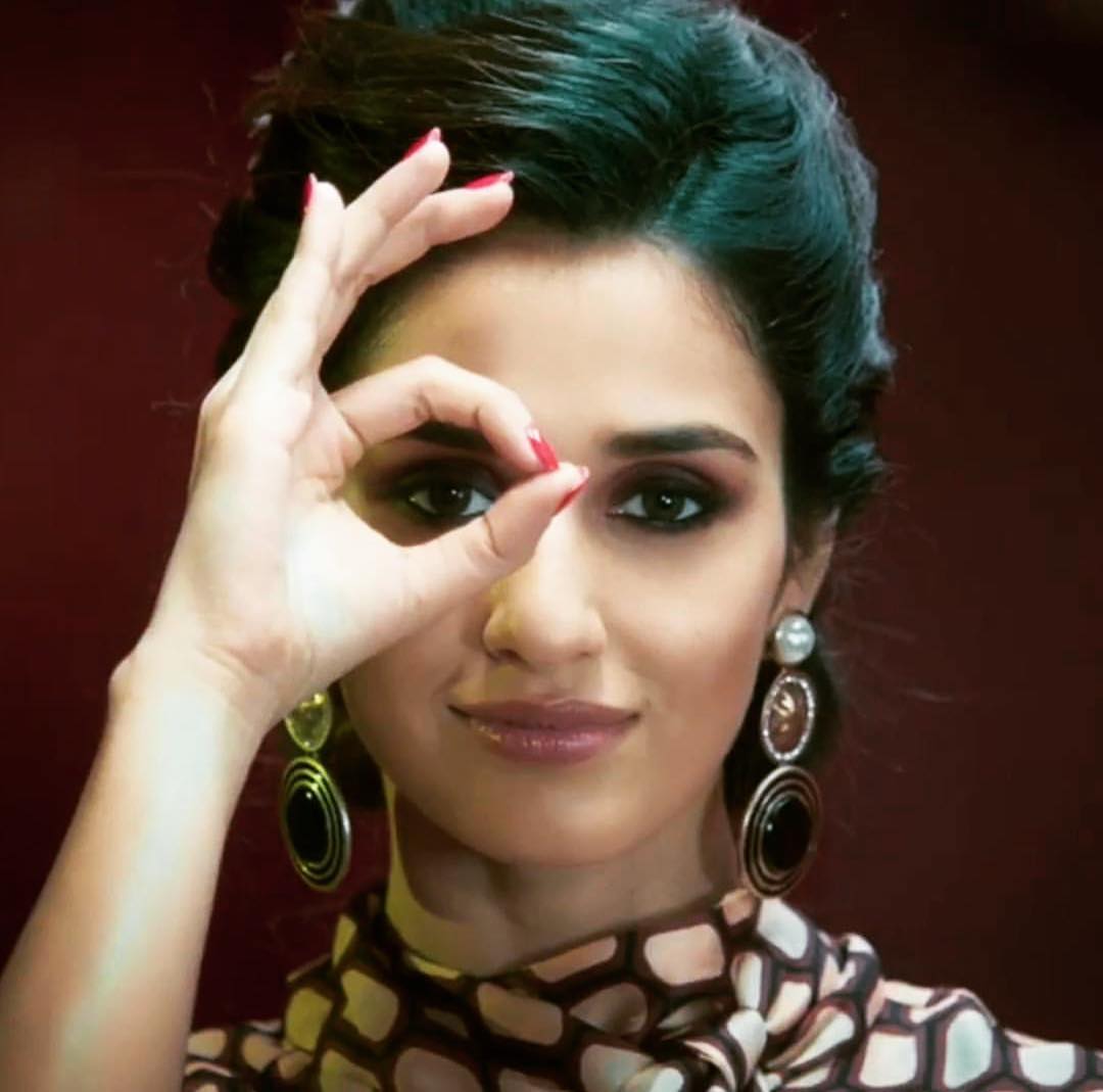 Disha_World's tweet photo. Gorgeousness personified here ❤️❤️❤️#DishPatani @DishPatani 😍😍 https://t.co/aUttdlDdDU