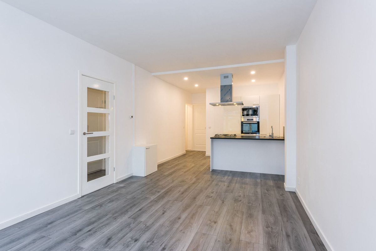 bawiwonen's tweet photo. Vanaf vandaag op #Funda: schitterend gerenoveerde 3 kamer #benedenwoning in #Rotterdam! #tekoop https://t.co/ewzUZssVht https://t.co/62yWYjuqzd