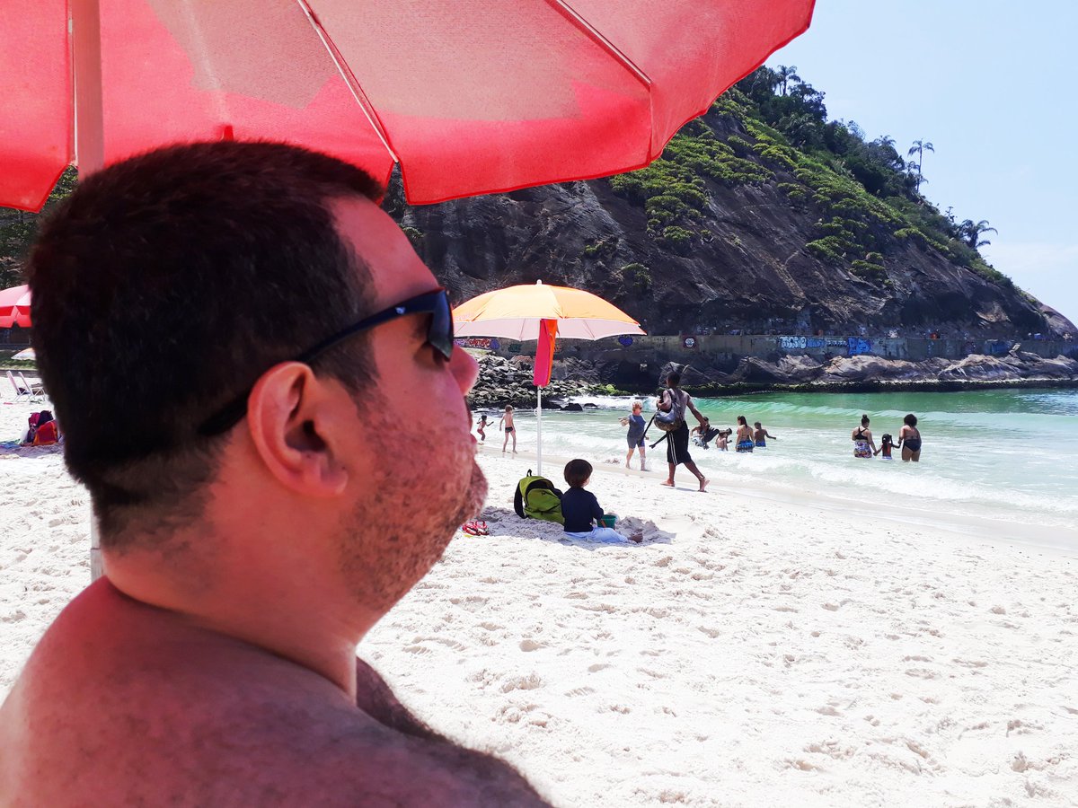 igortitillo's tweet photo. Até tem vida mais barata do que esta...
.... mas não presta não!
Descanso merecido!
#sentidoinverso #DeusReal #rockcristão #rockalternativo #ig_studio #ig_bass #bassguitar #bassist #bassplayer #praia #beach #CopacabanaBeach #relax #riodejaneiro #errejota #rj
#Siga_o_Sentido! https://t.co/0XWgPvFw5q