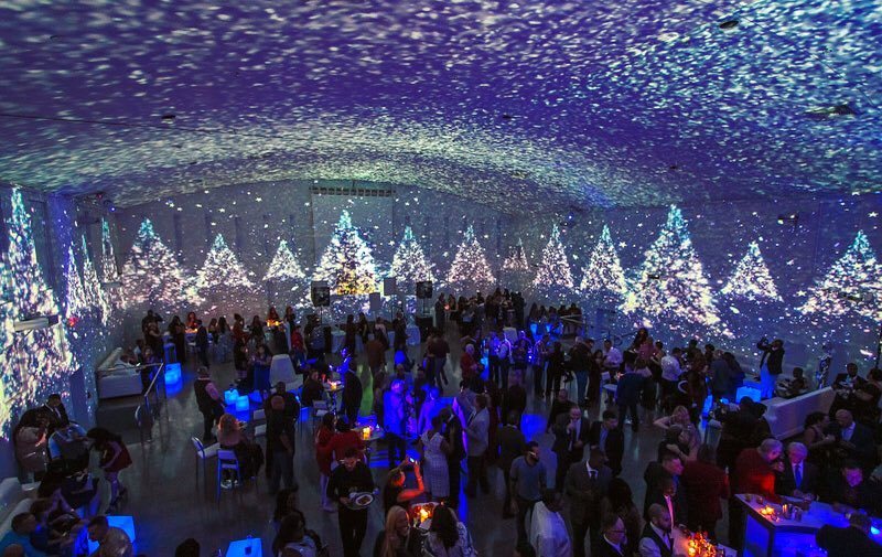 thetemplehouse's tweet photo. #tbtuesday to a #winter #holidayparty in Miami /// #winterinmiami ❄️🌴
✨✨✨
Projection Mapping @unitedprojection -
-
#mapping #projectionmapping #videomapping #eventmapping #projection
#events #eventdecor #eventdesign #eventdesigner #eventinspirat… https://t.co/jM6MiN3wGH https://t.co/gLVxloaU6V