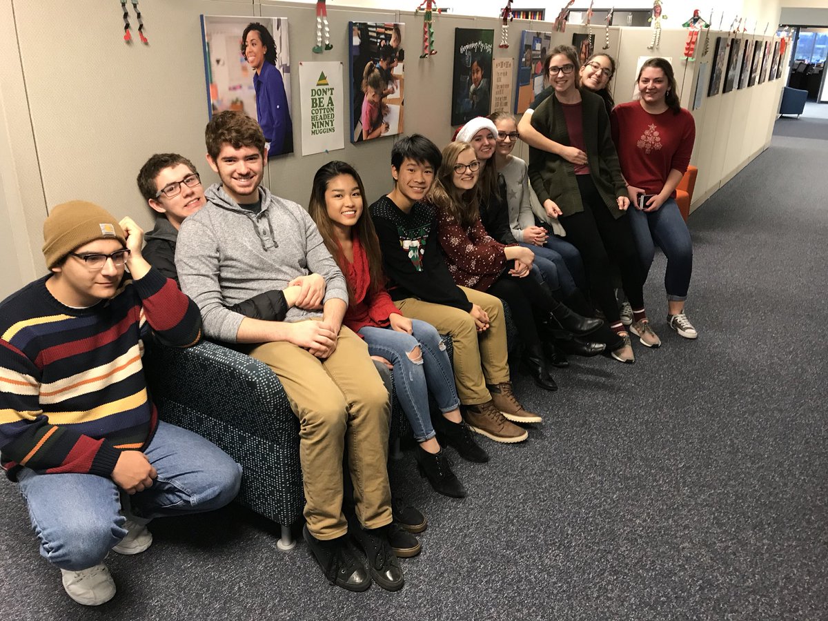HighStrungBand's tweet photo. Happy Holidays from High Strung!! Come see us at Kroger today at 4:00pm! https://t.co/QIVFwmkysO