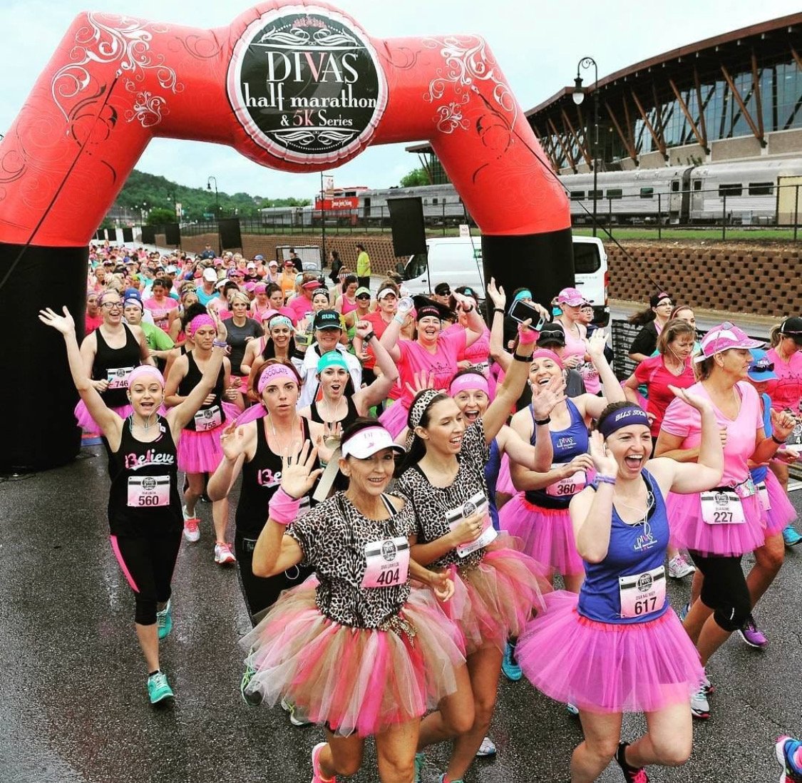 2018 GOALS. RUN LIKE A DIVA. Register today and save using DIVASUE at checkout! 5k and Half Marathon distance. Bring your family and friends. The bling is worth it! 😍 #runlikeadiva #divasquad