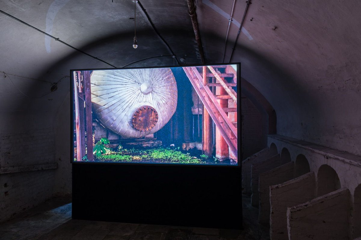 FilmVidUmbrella's tweet photo. Exploring our exhibition at Osterley House… Full image gallery here: https://t.co/90buIaJTgg @osterleyNT #PlacesChanging Photos @hydardewachi https://t.co/4ueBKCnBwX