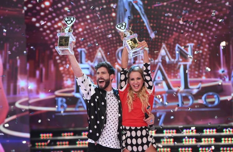 hhttdom's tweet photo. noche para recordar siempre, felicitaciones @flor_vigna estas angelada 💛🙏🏽 https://t.co/DZCNEkOokw