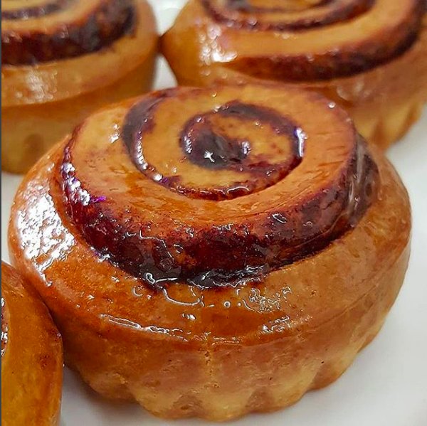 VdeliciousDeli's tweet photo. Pop by today and get your warm vegan cinnamon bun and coffee💚💚
Find us at Arch 215 Ponsford Street, #Hackney, E9 6JU #veganfoodshare #vegan #happyvegan #vegetarian #yum https://t.co/hX2a5vEpEV