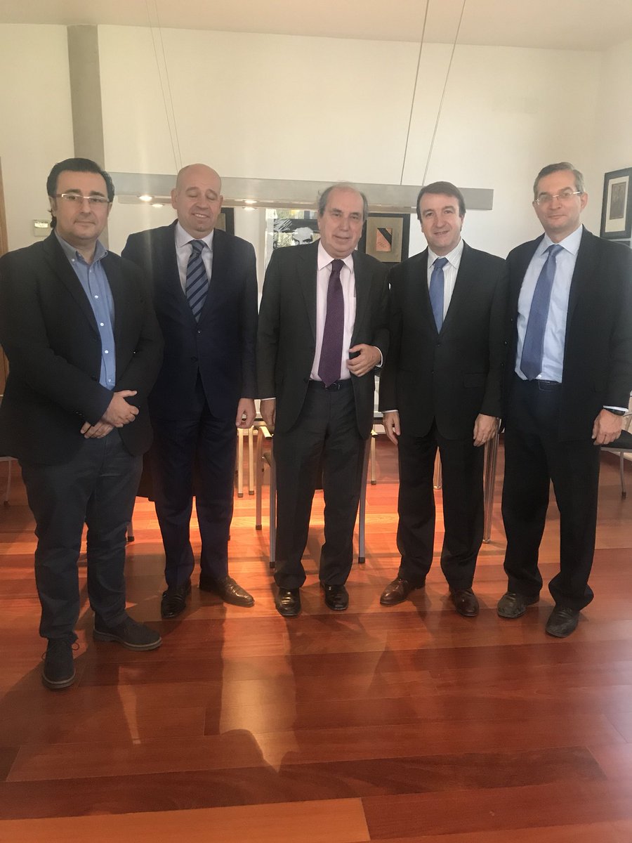 jmorenogarcia's tweet photo. Hoy he tenido la oportunidad de conocer dos empresas de #TresCantos PARAFLY, diseño, fabricación de paracaídas, protección balística y equipamiento militar y policial. En Tres Cantos desde 1992. VILLACASETAS, almacén material construcción con nosotros desde 1999. https://t.co/HmKO5j2MM9