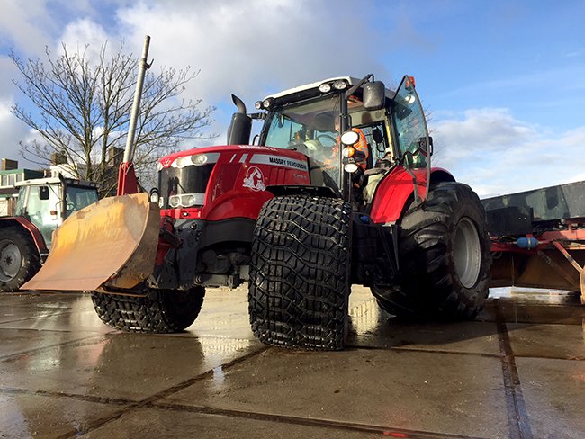 OBO Tyres Special OL28 
De banden op de foto hebben de maat 800/45R30.5 en zijn vernieuwd met het profiel OBO OL28. Het profiel heeft goede zelfreinigende eigenschappen en veroorzaakt minimale insporing. obo.nl/assortiment/ga…
