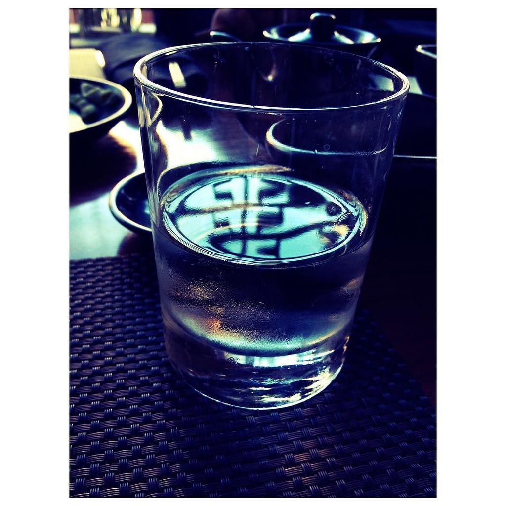 herrbrammen's tweet photo. half empty or half full?  #moodoftheday #photography #leica #inspiration #leicam8 #lovemylife #memories #stilllife https://t.co/DRZbJiEXuU
