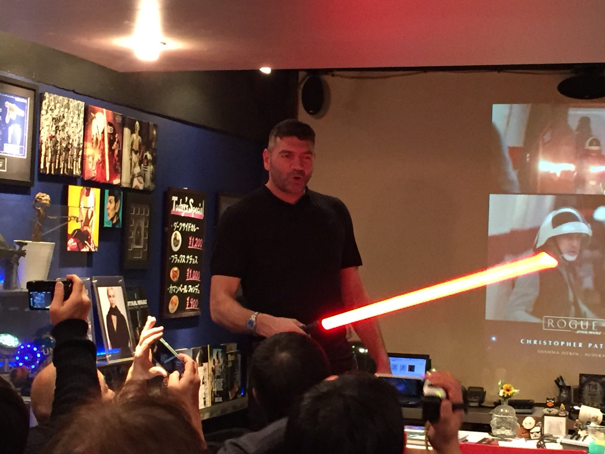 チャッキーくん Al Twitter スターウォーズ サイン会 ローグ ワン スペンサー ワイルディングさん 新 ダース ベイダー クリストファー ノーラン スター ウォーズ フォースの覚醒 マイク クインさん ナインナン ポール ウォーレンさん 12 21までやって