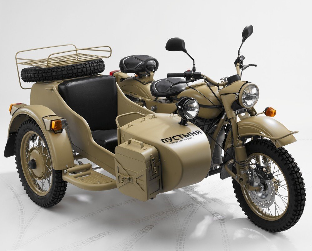 ロッテン フロスキー ウラル サハラ Ural Sahara サイドカー 乗ってみたくない クラウザードマーニみたいな一体型よりもこっちの旧式な方がロマンがあっていい Gear Upと悩んだけど見た目が好みだったのでこっちに ２軸機動だから普通の