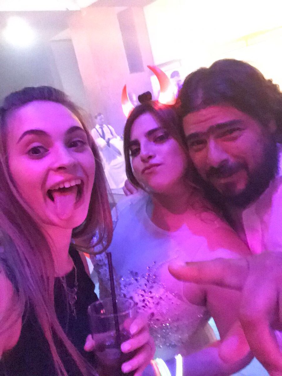 La queremos como si fuera una hermana mas💖💖