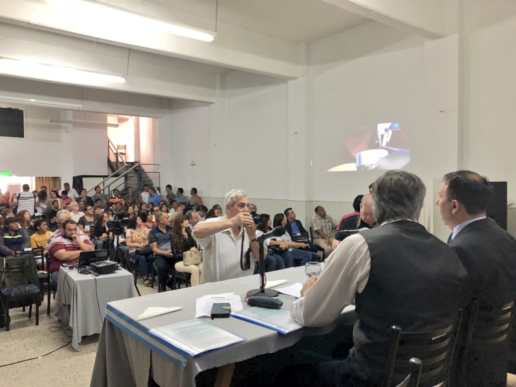 carlosgarses's tweet photo. #EconomíaSocial 18/12 Encuentro “Salir de la crisis a través del pleno empleo” organizado por #FAMUCH. https://t.co/lgUzVl3qmv