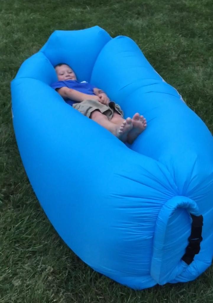 LoungerAirGH's tweet photo. ROCK 
#airlounger 
#airsofa
#lazybag
#laybag
#inflatablesofa
#sunbathing 
Enjoy the sun, Enjoy life.😊 https://t.co/FpoQWeTwae