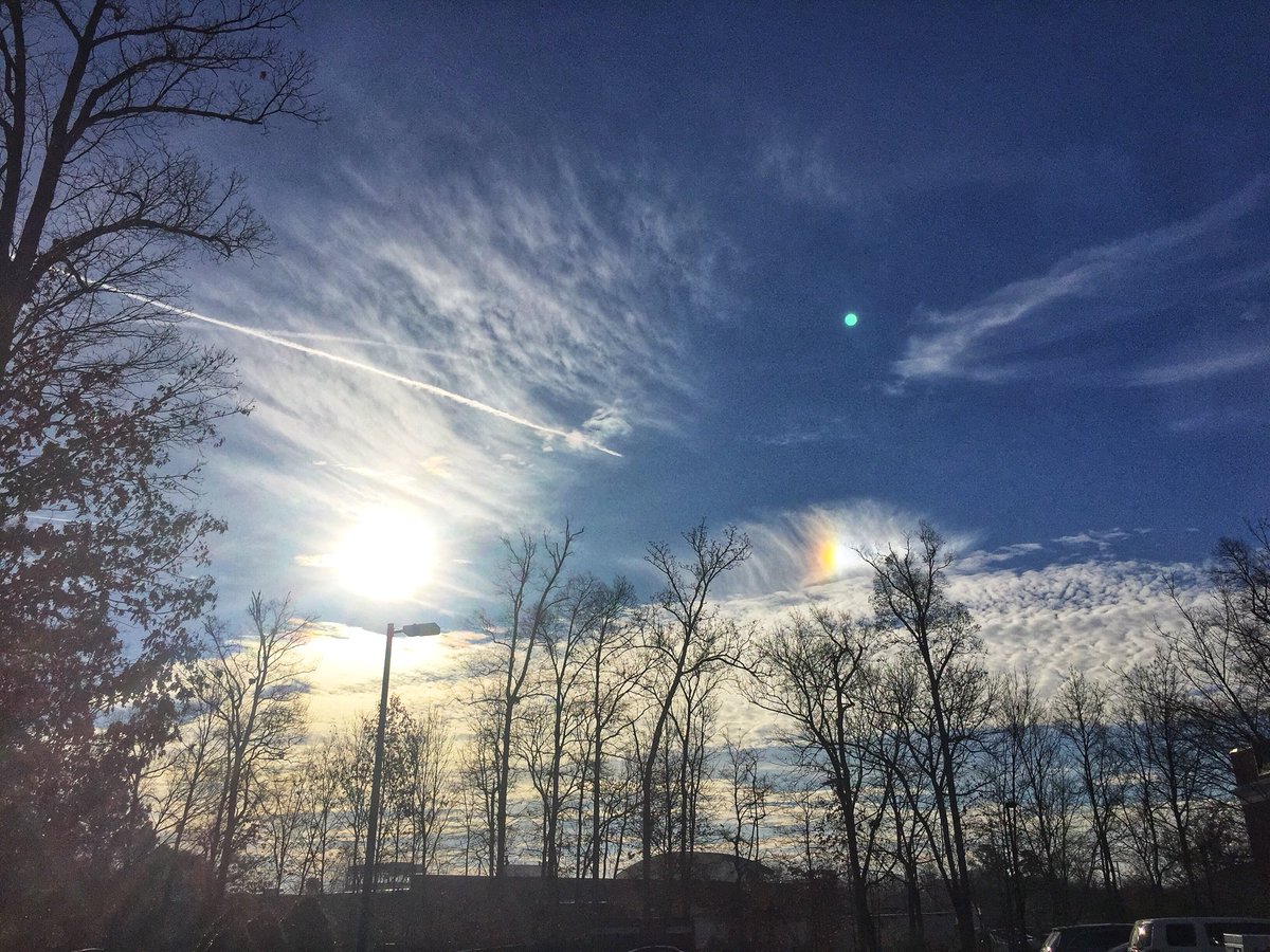hotcakes_33's tweet image. Major sundog over NE Charlotte this morning #sundog #cltwx #photography @wxbrad