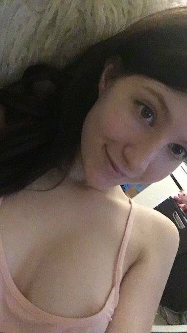 Smol #smol 😂 https://t.co/hWSfcMrdg0<a href="/tag/smol"class="tags">#smol</a>