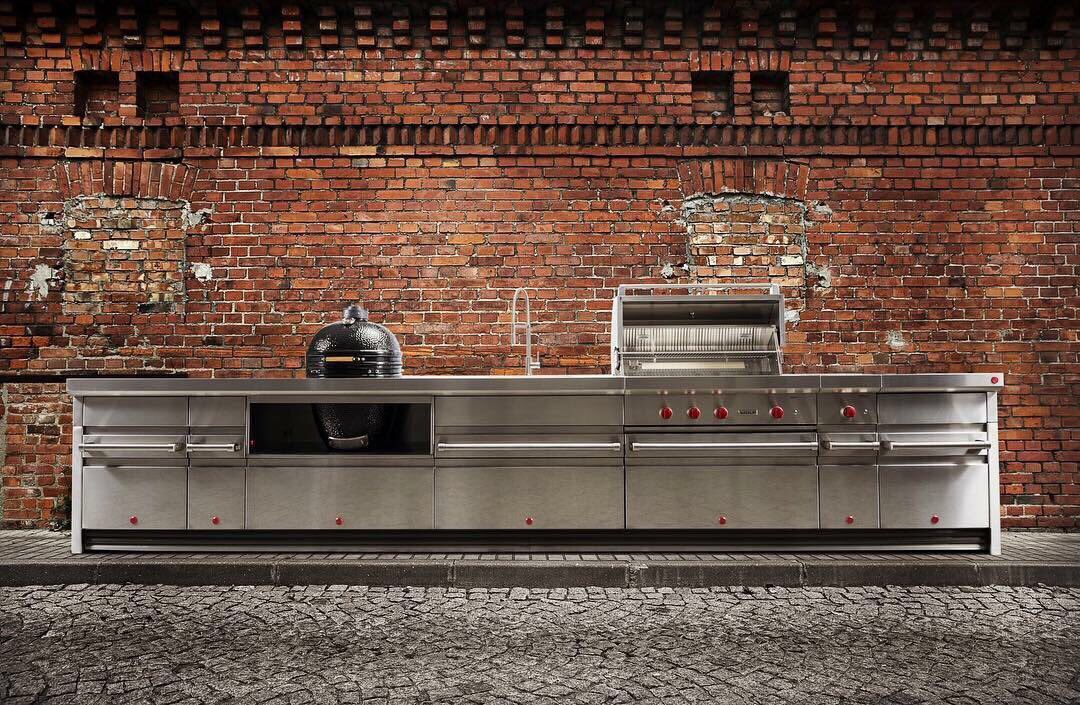 wolfkitchenout's tweet photo. #wolfoutdoor #kitchen with #kamado Great #design !! #perfectlines #dutch #staphorst #wolf #subzero #wolfsubzero @Alluance https://t.co/TPxwZYu74g
