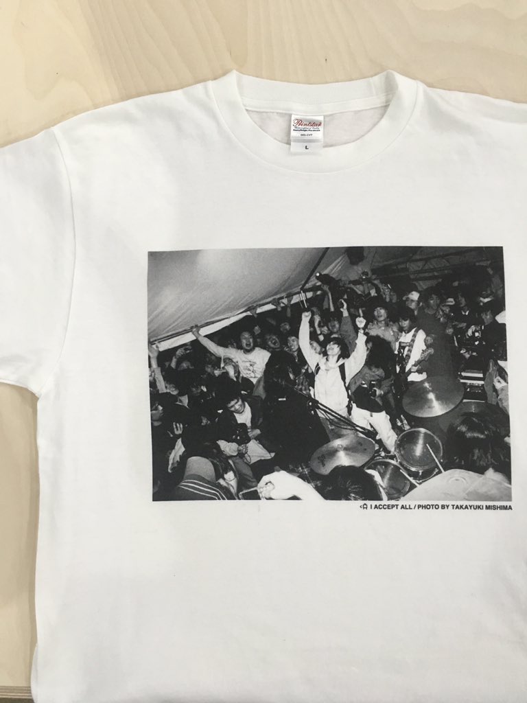 akaseyuking's tweet photo. 【価格表】
I ACCEPT ALL×レスザンTV刺繍トート
1,500円

刺繍Tee（白ボディ）
2,000円

刺繍Tee（その他）
2,500円

三島タカユキさん撮影・photoTee 2種
3,000円

三島さんTeeに刺繍追加もプラス1000円でできます！

#lessthanTV #IACCEPTALL #IACCEPTALL巡回展  #三島タカユキ @yacht_maison https://t.co/Zc0ToX16jU