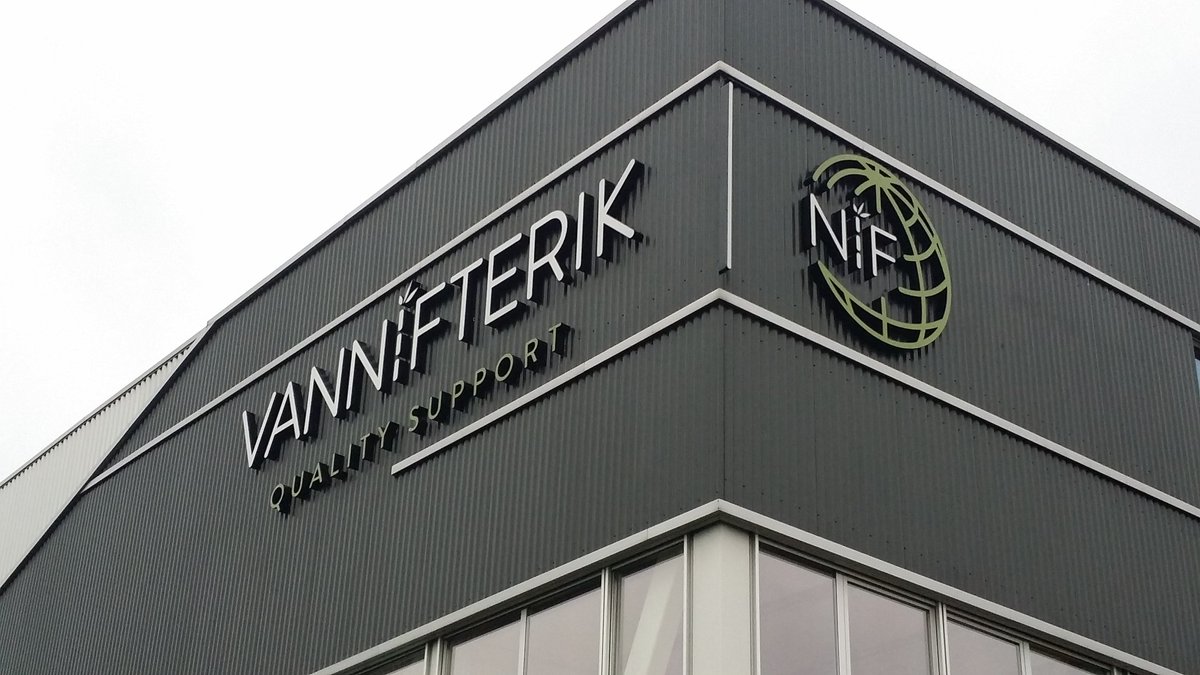 Onze nieuwe huisstijl nu ook te zien vanaf de A30 en A12!