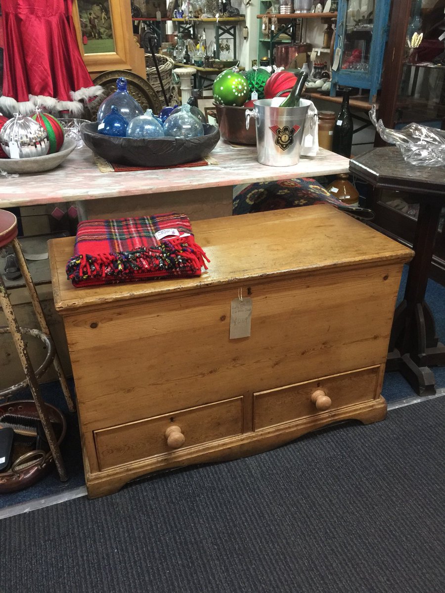 astraantiques's tweet image. Early 19th century pine mule chest. #homedecor #homestyle #pinechest #astraantiques #hemswell #antiques #vintage #RetroHoHo