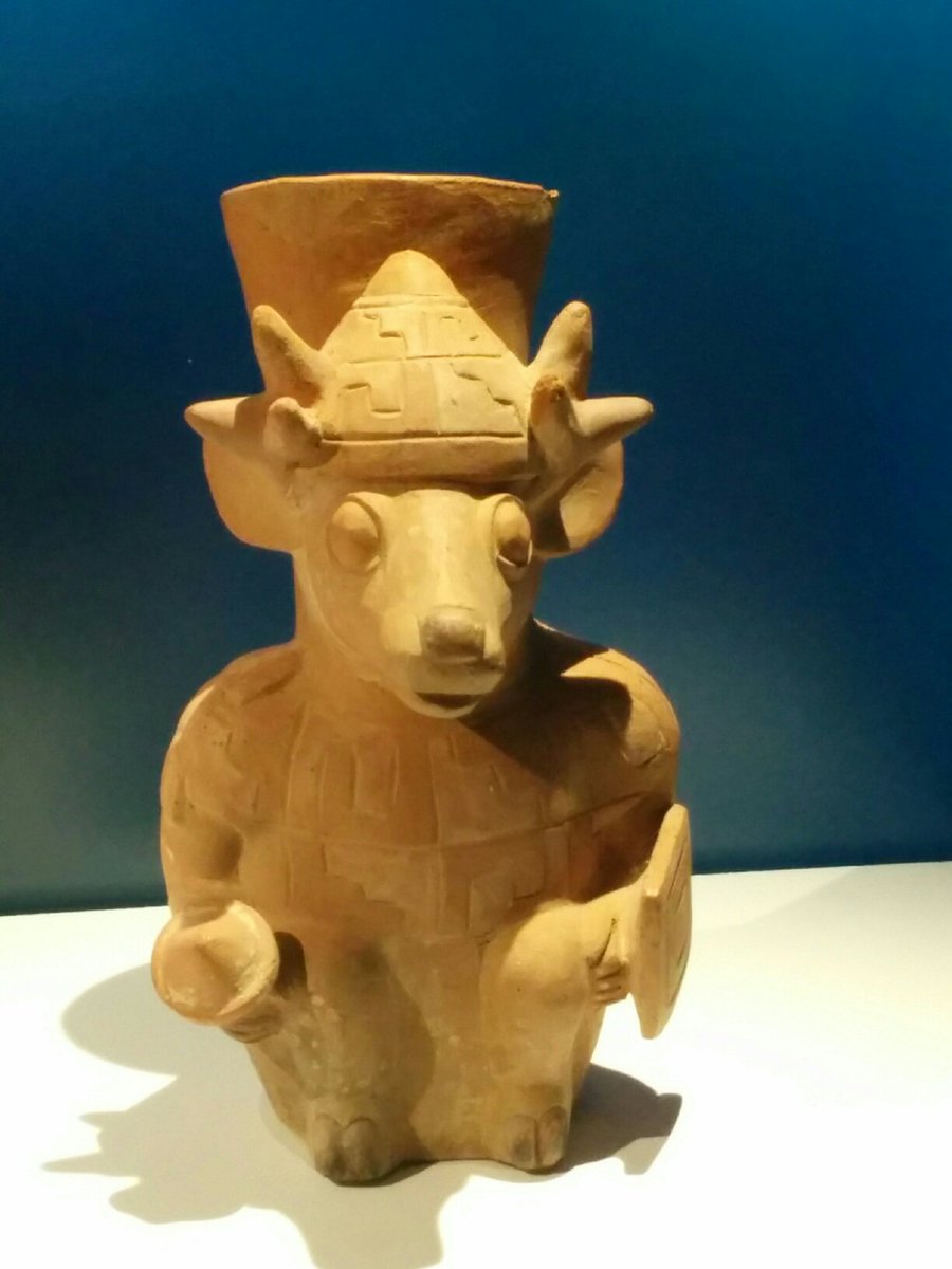 Negilahn's tweet photo. Cruches représentant un canard et un cervidé guerriers ... 😮 #ExpoPerou @quaibranly Superbes ... 😮 https://t.co/Uwn8WWAAcB