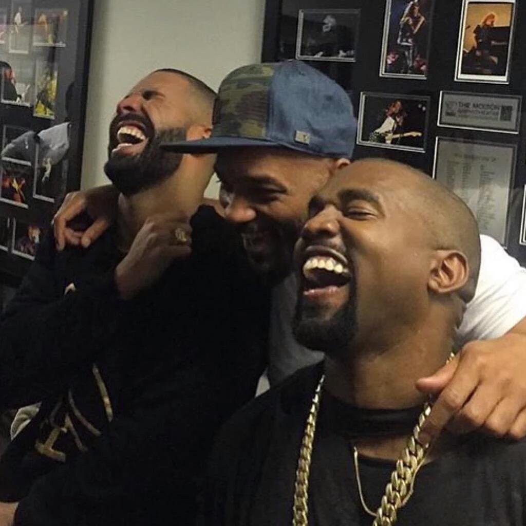 drake: yow Kanye 
Kanye: yeah! 
Drake: if i  wear Gucci shoes Size 9 what are they called? 
Kanye: Gusheshe😂😂