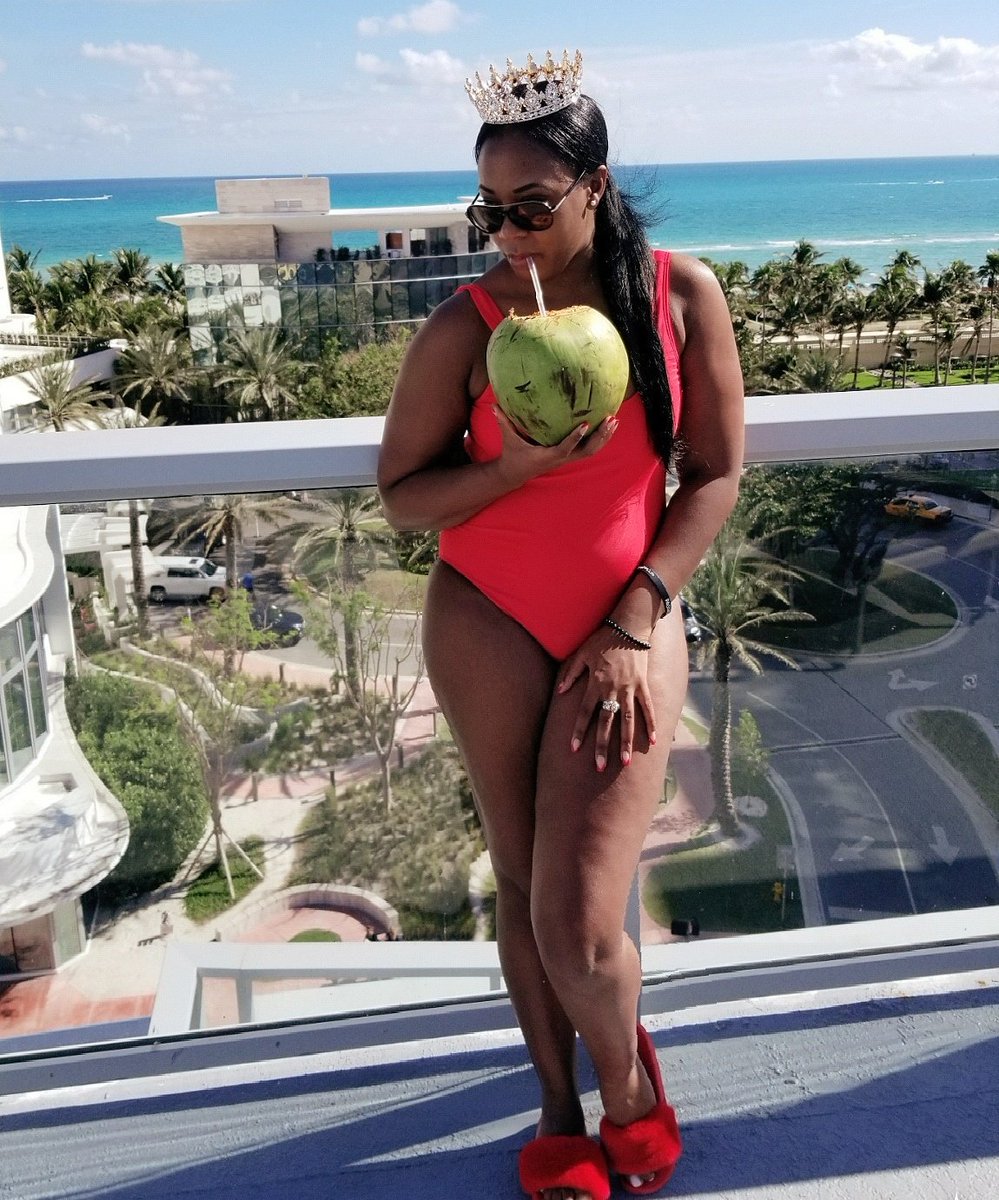 JaeScottStyle's tweet photo. "She's the kind of Queen that knows her crown isnt on her head but in her soul." - Adrian Michael 👑12.20 👑

________
#Miami #SouthBeach #Queen #Saggitarius #TeamLiveLife #JaeLife #December #Birthdays https://t.co/plJQ8LqqTt