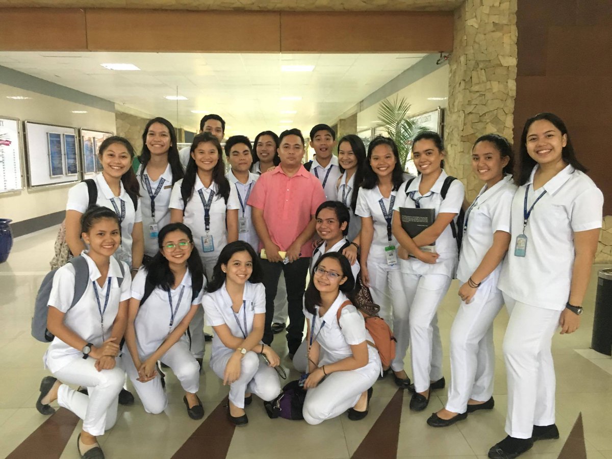 macSmenthol's tweet photo. Kanang makapa-picture kag balik aning mga studyante nga #TAGAYisLIFE but #ACADSisLIFER
Test I. Compare and contrast the two photos. Joke lang https://t.co/LC5QF7g2dM