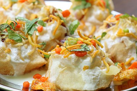 Sangeethavegan's tweet photo. DAHI POORI, chez restaurant Sangeetha Végétarien Paris 10...le seul restaurant à proposer le CHAAT MASALA SUR PARIS...178 rue Fg St Denis 75010...metro/RER Gare du Nord...www.sangeetha-veg.fr https://t.co/tp72gwzBT8