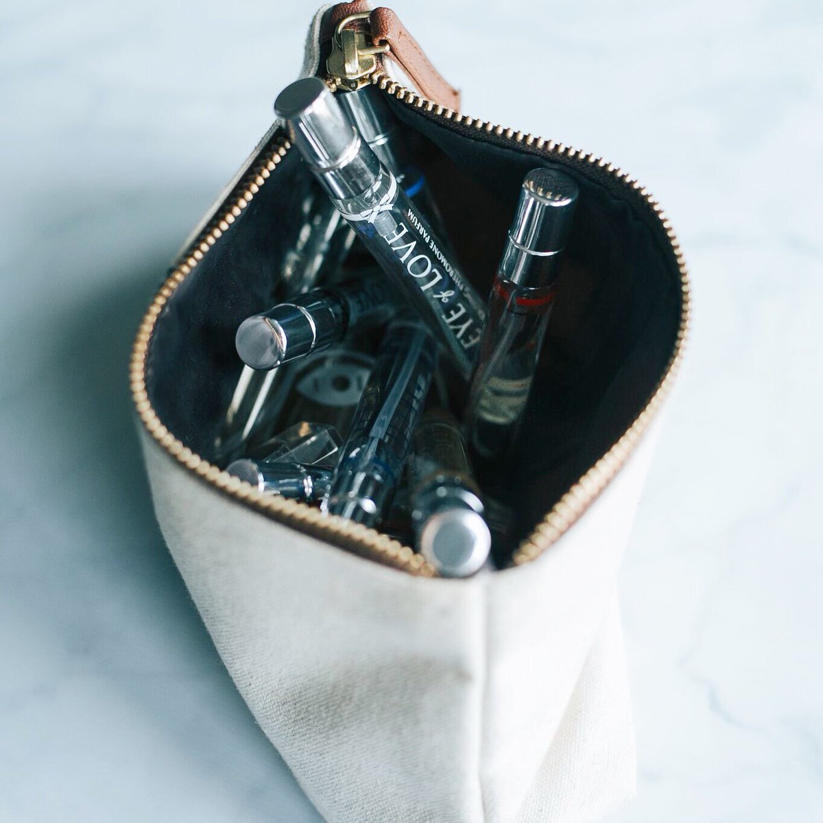 Eyeoflove_'s tweet image. When you can't decide which Eye of Love Pheromone Parfum to bring with you for the day💁🏼 #Eyeoflove #Pheromones