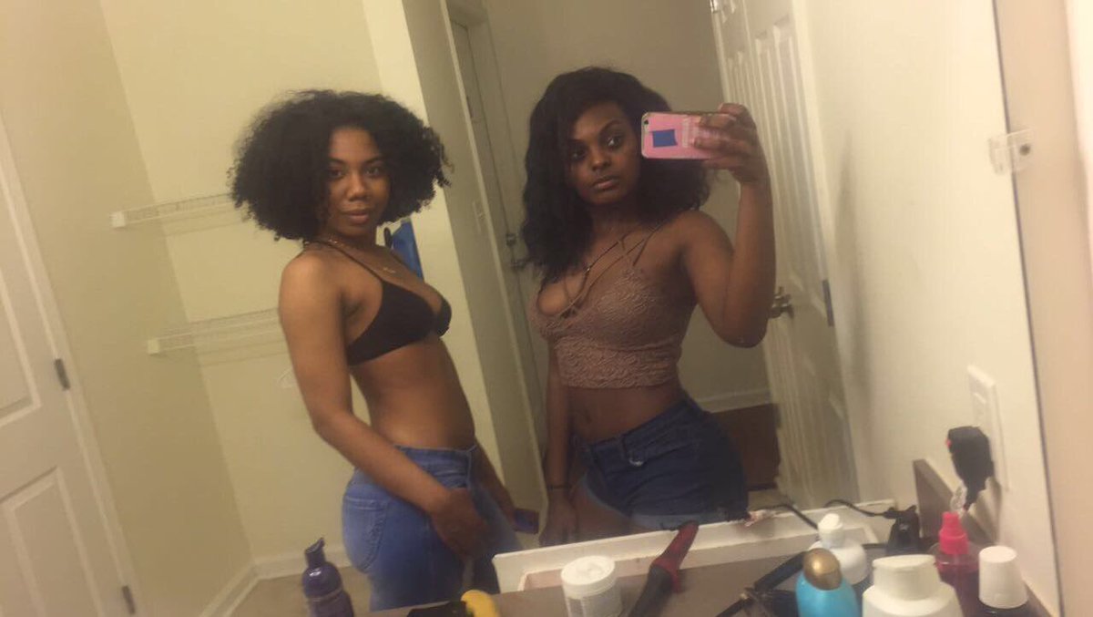 lexxwaab's tweet photo. Happy Birthday to my bestest bestfriend 💜😊 @SaveGilly My baby 21 now🍾#fullylegal You know we litty 🎉🎊🙌🏾 https://t.co/HB8apKsGQI