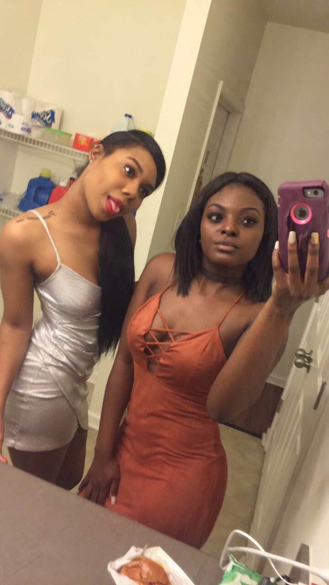 lexxwaab's tweet photo. Happy Birthday to my bestest bestfriend 💜😊 @SaveGilly My baby 21 now🍾#fullylegal You know we litty 🎉🎊🙌🏾 https://t.co/HB8apKsGQI
