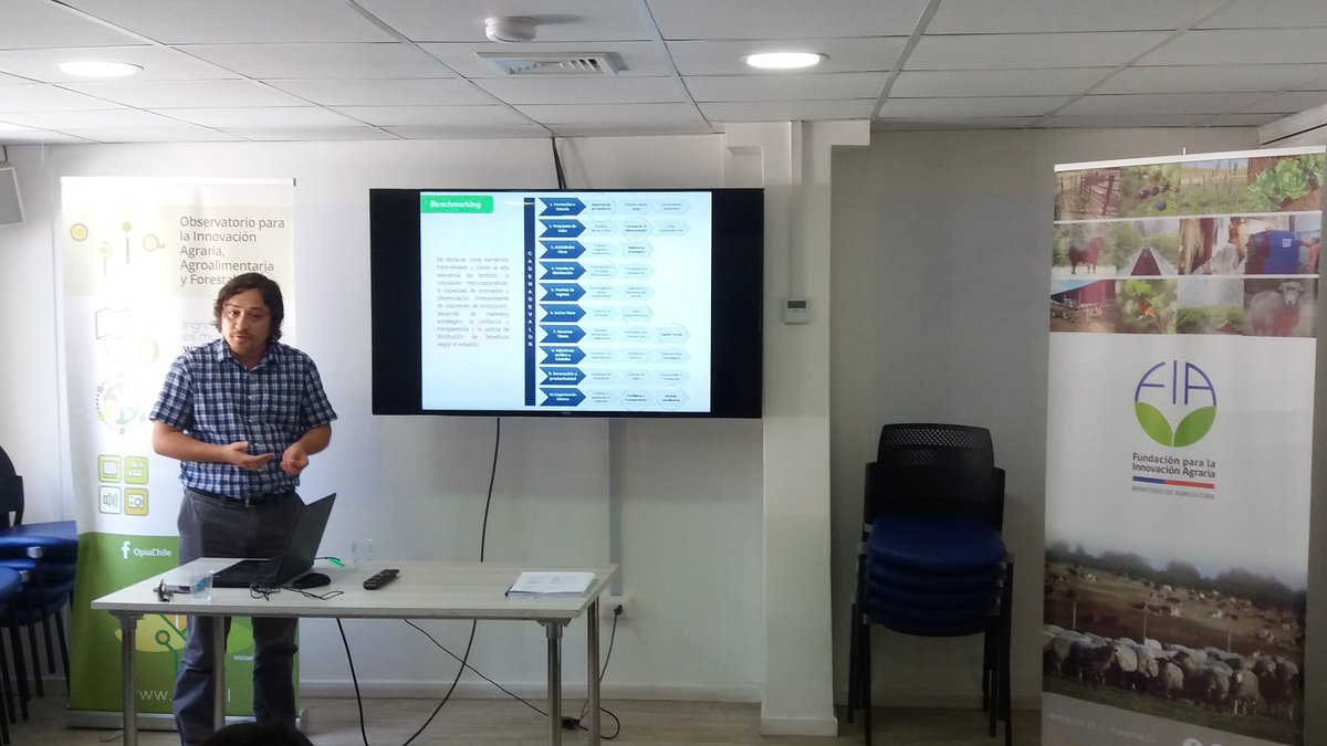 FIA_Chile's tweet photo. Hoy realizamos la presentación preliminar del estudio "Estrategia de innovación para el desarrollo de empresas #cooperativas agrarias, agroalimentarias y forestales", un nuevo aporte de #FIA a la modernización de estas organizaciones fundamentales para el futuro del sector https://t.co/hGTDBsMSx4