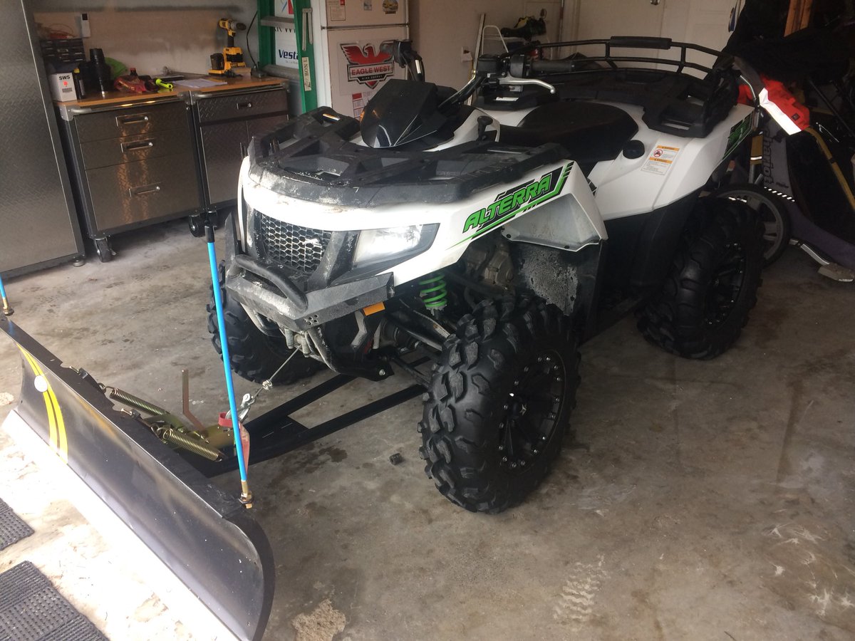 bighook19's tweet photo. #Quadrax plow with quick release and swivel blade. #bringonthesnow #ArcticCatAlterra https://t.co/Q7qe0DOhoV