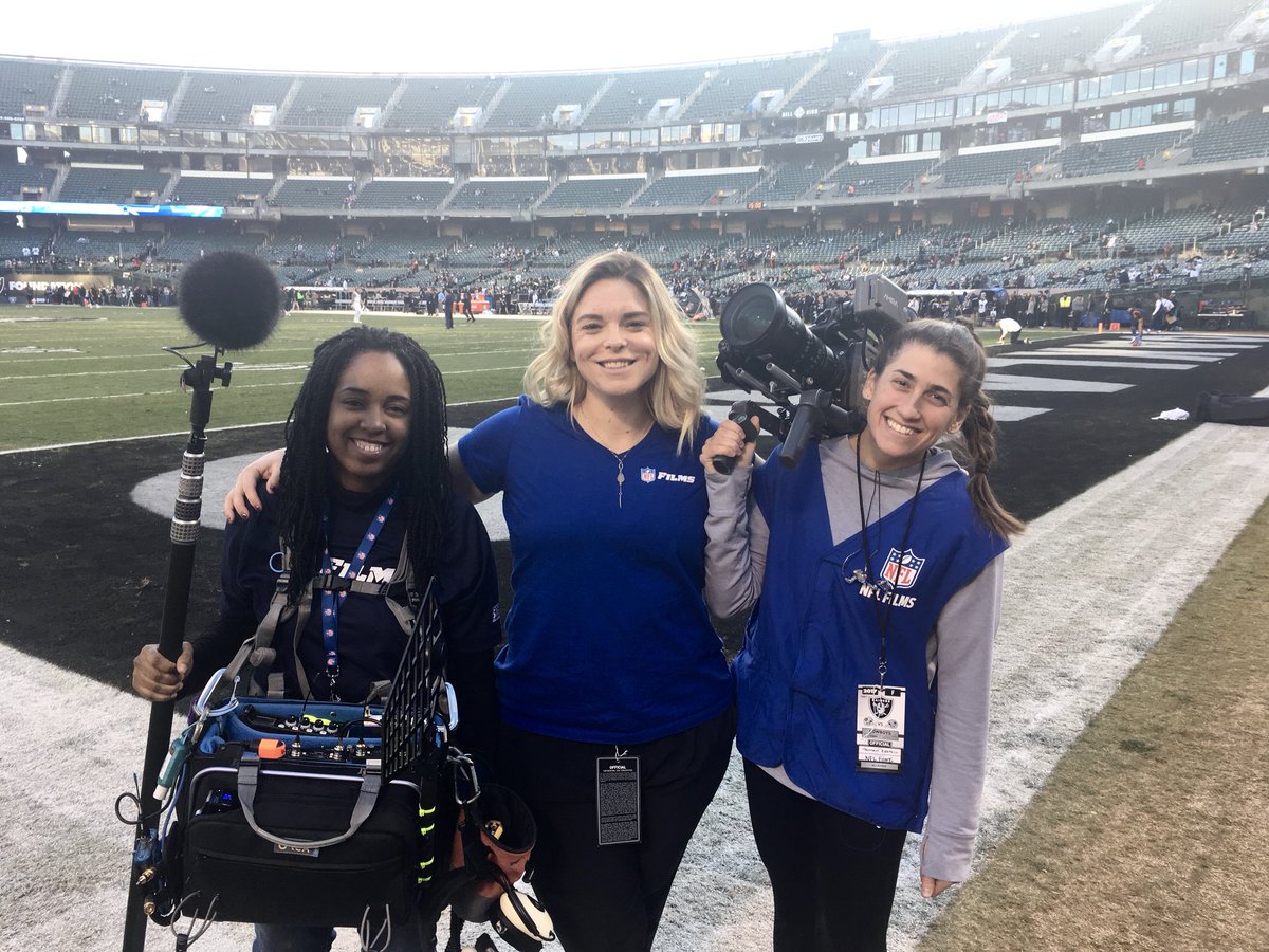 Shout out to our awesome film crew!
#GirlPower 💪🎥💅
