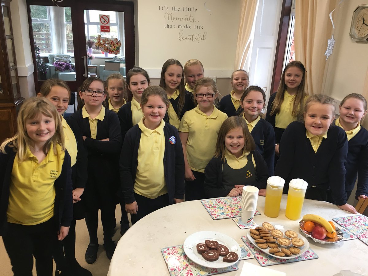 MrsGeorge01's tweet photo. So proud of the choir singing at Valley Manor Nursing Home! @fcwpa 💜⛄️🎅🎄 https://t.co/s3hhMKeskb