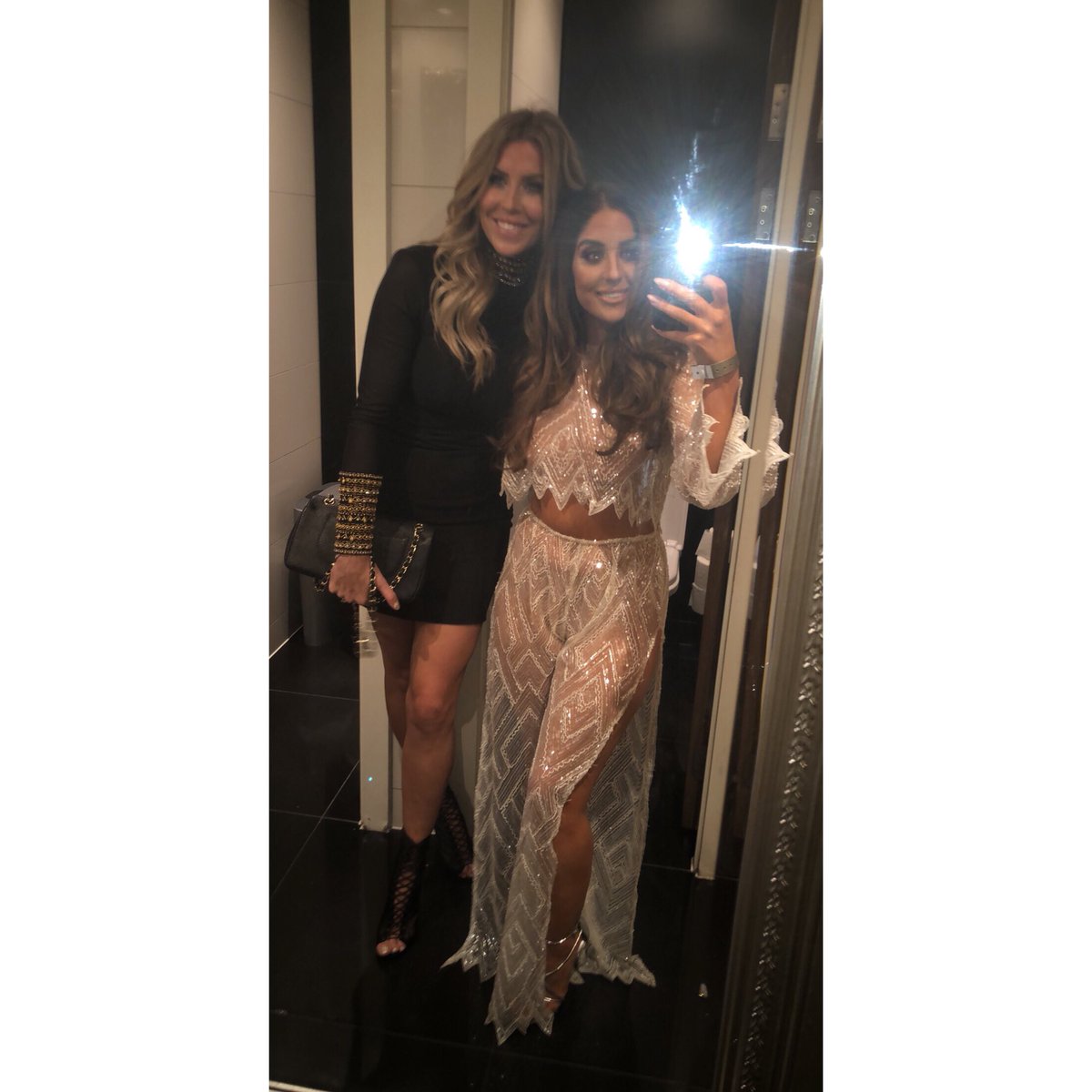 samanthagreenx's tweet photo. My outfit handmade by me 💁🏻‍♀️ @_PrettyDolly https://t.co/NjyOWR2AiN