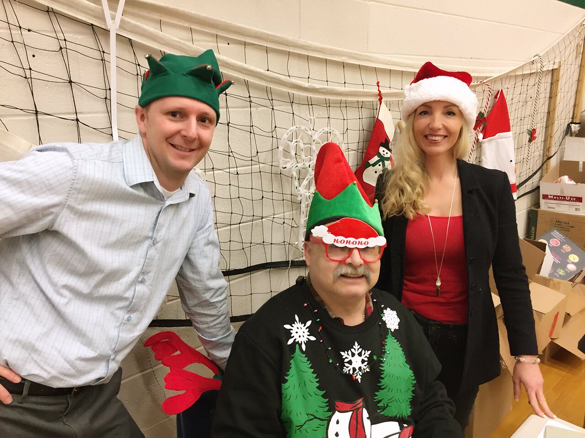Albert_School's tweet photo. This has got to be the happiest place in North Central! #SantaStore #generosity #shoppingforgifts #magical @RegPublicSchool https://t.co/JWHrlAOrKq