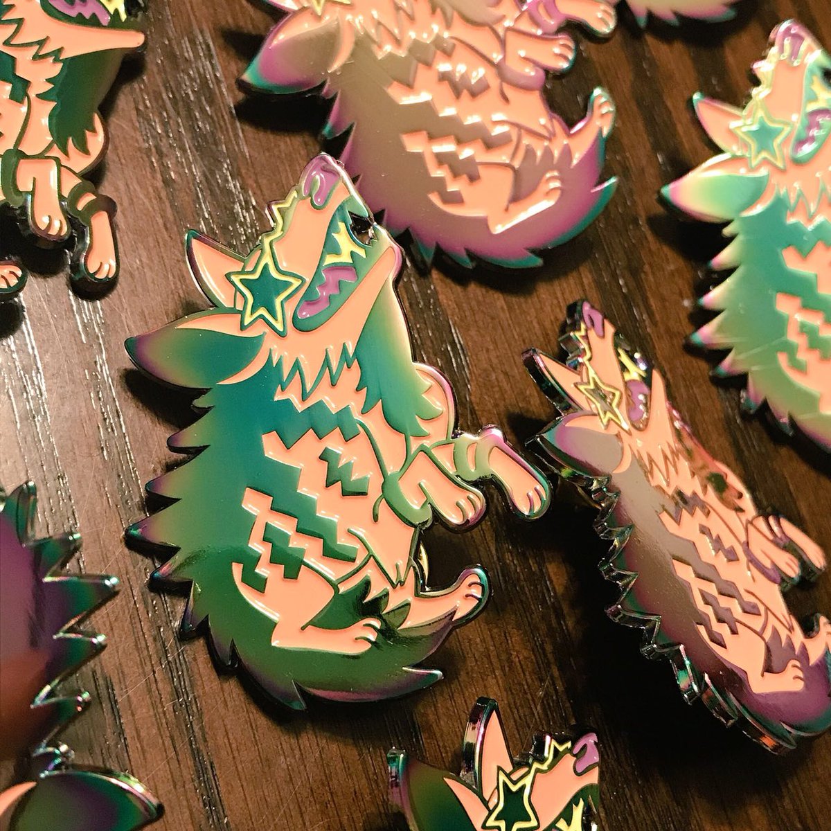 CampHowl's tweet photo. ⚡️10,000 Follower Give Away!⚡️
A new enamel pin arrived today, and I thought it was high time I did a 10k follower give away~
RT and follow to enter, the winner will be announced January 1, 2018!
Pins are also available in my shop:
🔷 https://t.co/FIBUHDEvw1 🔷 https://t.co/TtMHLZVLAP