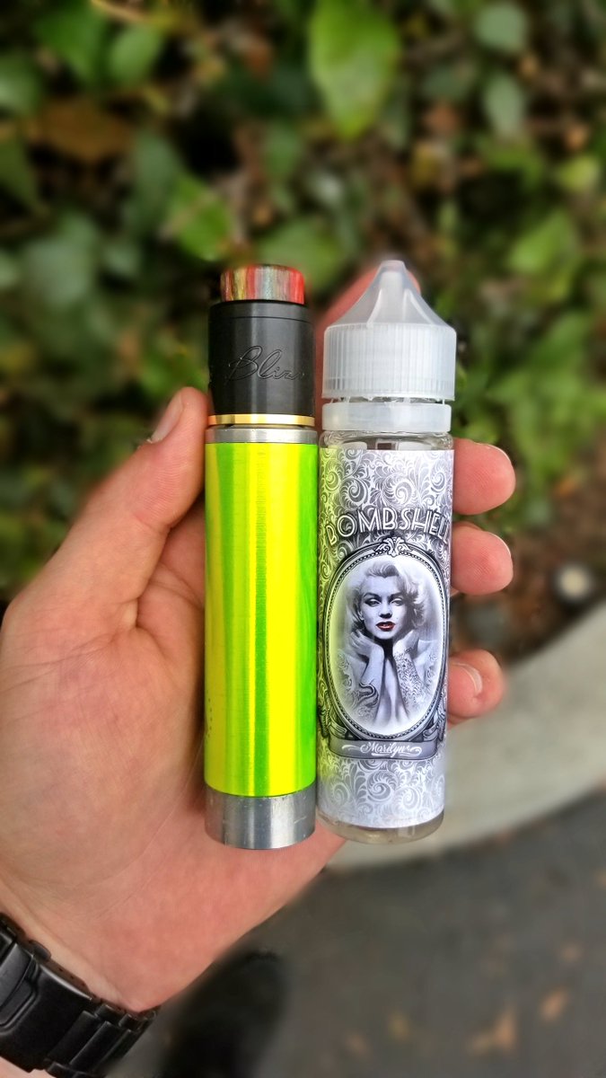 What are you vaping on? #handcheck #ejuice #bombshell #marilyn