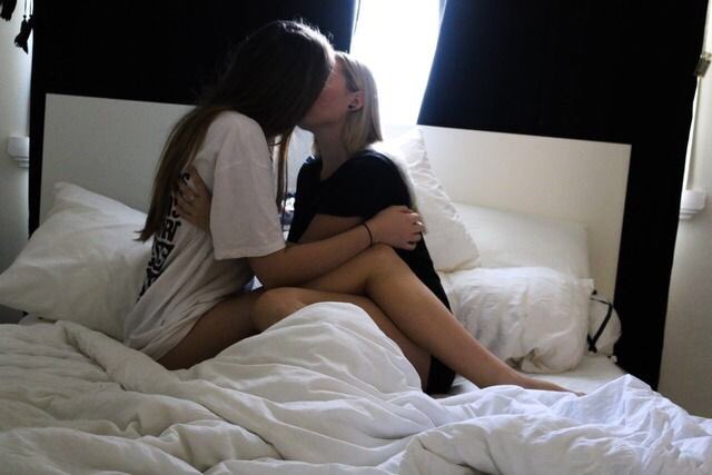 girlslovegirIs_ tweet picture