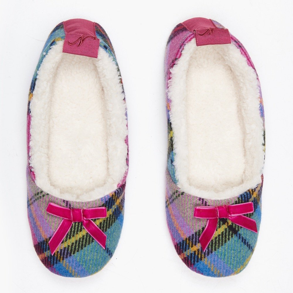 24 Days of Ness-Christmas - DAY 19
A new, fabulous offer everyday lasting for 24-hours until Christmas Eve.
TASH Tweed Slipper in BRIGHT- 40% OFF - NOW ONLY £8.99
BUY NOW! >>> ness.co.uk/tash-tweed-sli…