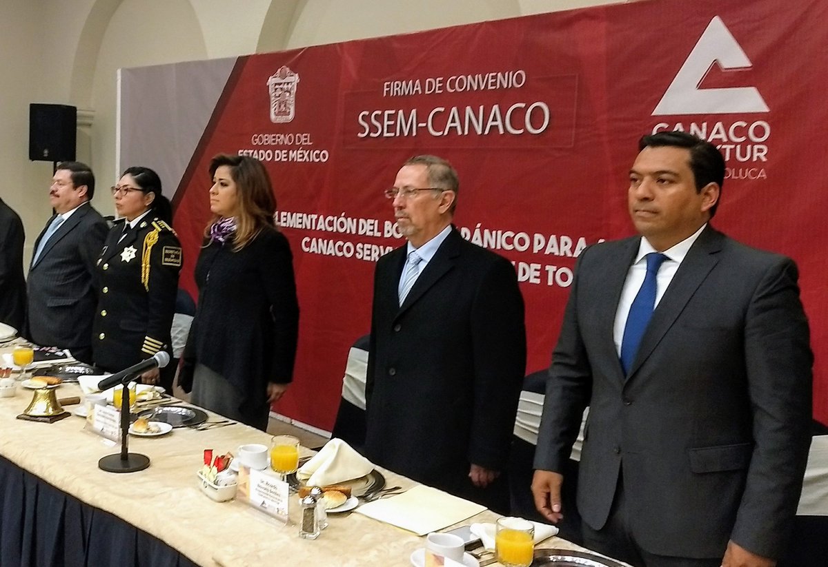 pgsuarez's tweet photo. Sesión de consejo @Canaco_Toluca  y firma de convenio con la @SS_Edomex para la implantación del botón de pánico. La excelente coordinación con @Maribel_CG17 @c5mxq  @Hdelacuadra1 dará como resultado un comercio fortalecido. @alfredodelmazo https://t.co/n6nSmOr0gH