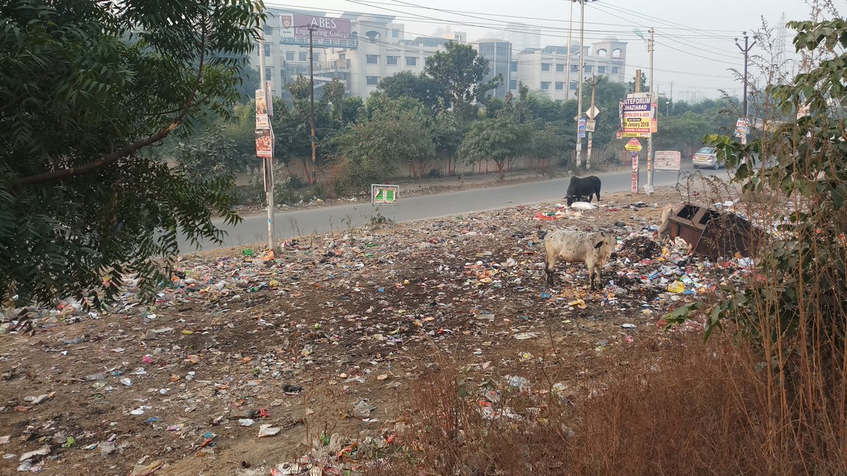 DrRohtashS's tweet photo. Roadside #garbage pile in front of #ABESEngineeringCollege of #SmartCity #Ghaziabad #NH24 , hatsoff to #sanitation authorities .
@dm_ghaziabad @SwachhBharatGov @nagarnigamgzb @gdagzb @swachhbharat https://t.co/nGGzCQDPKo