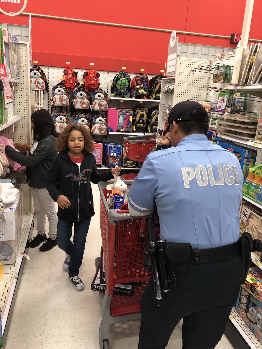 Christmas came a little early this year for some <a href="/McAllenISD/">McAllen ISD</a> students. Thanks to <a href="/target/">Target</a>, McAllen PD, McAllen Fire, <a href="/cbp/">CBP</a> and all of the amazing volunteers for making the Heroes and Helpers event a success. 
#McAllenProud